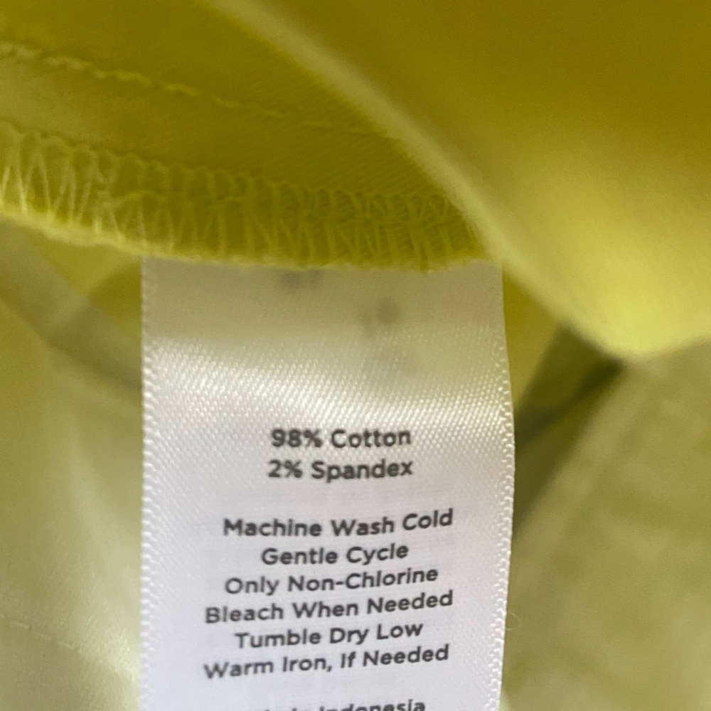 3/$29 Talbots The Perfect Crop Yellow Charmeuse Size 10P - Picture 8 of 8
